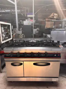 Kompor gas 6 tungku with oven 
Merk getra
Model 7RBJ-6 
Mulus like new
