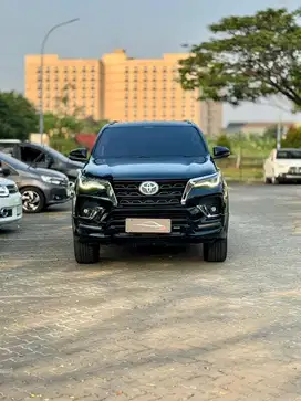 (Cash) km 40rb Fortuner VRZ 4x2 at 2021/2022 hitam dp 5jt kredit bagus