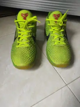 Kobe 6 grinch sz 47