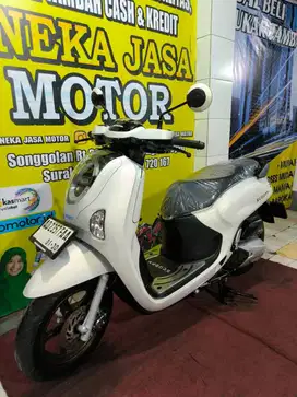 Scoopy 2025 Keyless AJM
