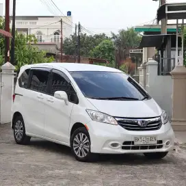 Honda Freed Facelift E PSD A/T Tahun 2013 (AC Double)