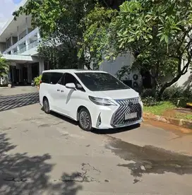 2022 Lexus LM350 7-Seater Putih ATPM Antik