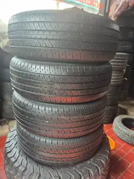 Ban copotan Toyota Voxi Toyo Proxes J54 205/60 R16. 80%..4pcs