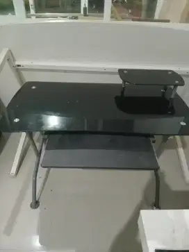 meja komputer gaming