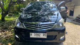 Innova E MT 2011