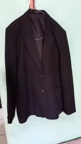 Jas blazer warna hitam