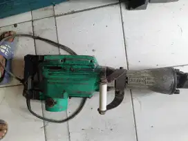 Mesin drill Makita