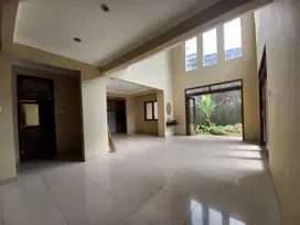 Rumah di Komplek River Park Sektor 8, Bintaro Jaya. Tangerang selatan