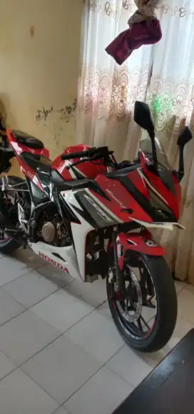 Cbr150 mulus seperti baru