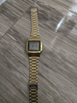 Jam Tangan Casio DB 360G-9AV
Warna Gold