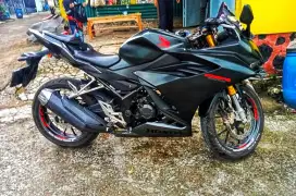 Dominator Matte Black atau Victory Matte Black,