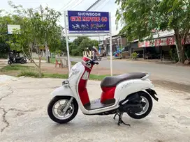 Di jual honda scoopy tahun 2020