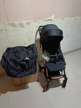 STROLLER HYBIRD ROSE GOLD CABIN SIZE LIKE NEW
