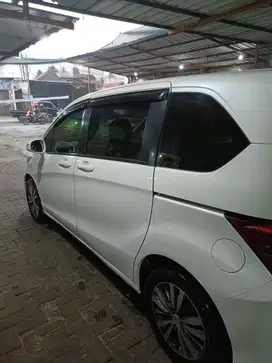 Honda Freed 2011 Bensin