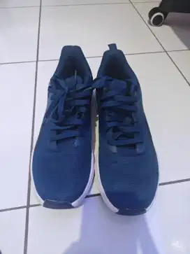 Sepatu Casual Rebook