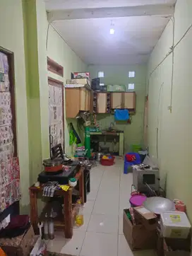 Di jual cepat rumah dan kontrakan 14 pintu .full isi semua