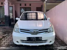 Nissan Grand Livina XV 2011 TT/BT Avanza Matic 2012+