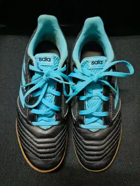 sepatu futsal Adidas predator