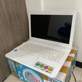 Asus X441 Ram 2Gb White Murah ex Pribadi