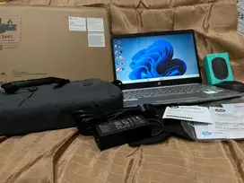 Laptop HP 14s Athlon Silver-SSD Baru 256GB-Mouse Logitech-Siap  pakai