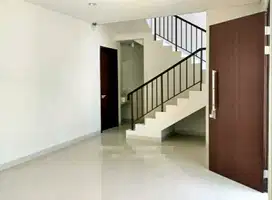 Disewakan Rumah Cluster Prestigia Kawasan Eminent BSD