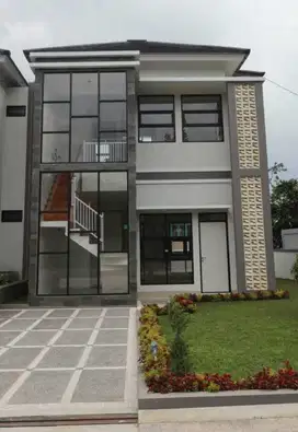 Rumah Mewah Lembang Cuman 1Man