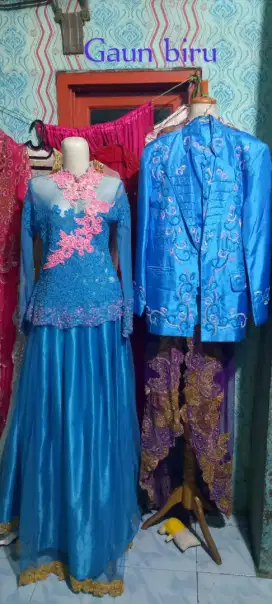 Baju Kebaya dan jas pria