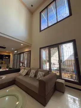 DIJUAL HUNIAN NYAMAN RUMAH MEWAH REGENCY 21