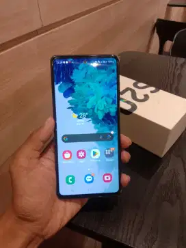 Samsung galaxy S20 FE super mulus seperti baru