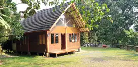 Sewa Villa Rumah Kayu 2BR/2RR Lokasi Strategis Cisarua Puncak Bogor