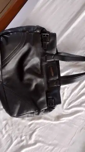 Tas wanita bisa buat laptop merek sasoniti