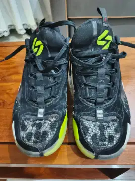 Dijual sepatu second
