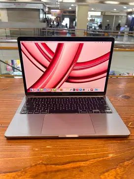 Macbook Pro 13inch 2020 m1 8/256