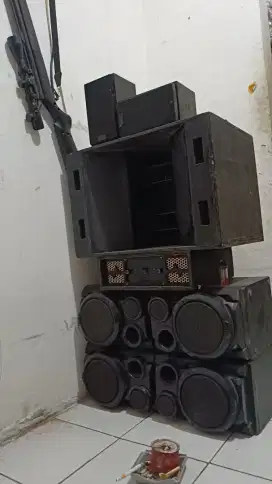 1 set Speaker teras, warkop & karaoke