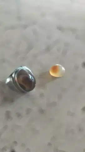 Cincin dan batu