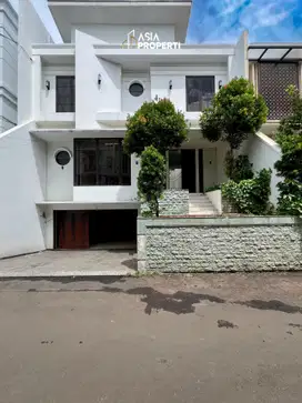 Rumah Di Cipete Townhouse Dekat Mrt