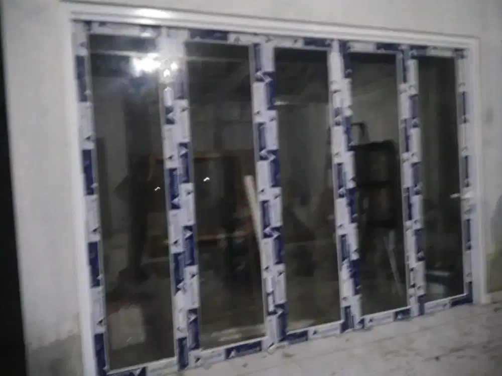 Jasa Pasang pintu lipat aluminium