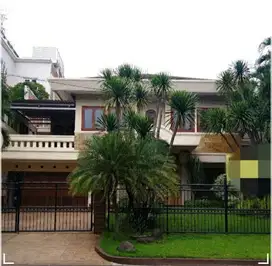 DIJUAL RUMAH LAMA (Ada Kolan Renang/Taman) DI  PONDOK INDAH JAKARTA SE