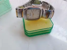 Jam tangan wanita