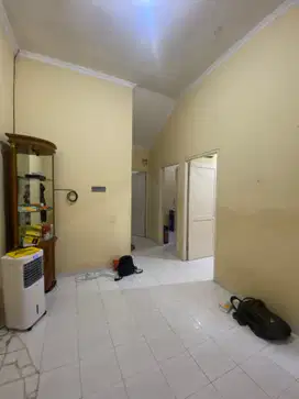 Disewakan rumah 1 lantai Puri Surya Jaya