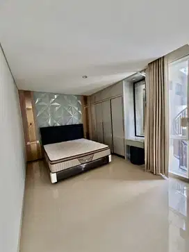 JUAL SEWA RUMAH THE GREENLAKE CITRALAND INTERIOR FURNISH ISTIMEWA