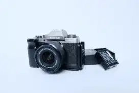 Fujifilm XT-100 + Lensa 15-45 mm Ois + BONUS L-PLATE