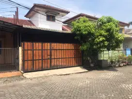 rumah 2 lantai didalam perumahan didaerah medan johor karya kasih
