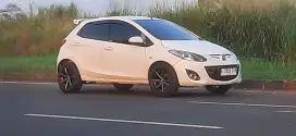 Jual mobil mazda 2