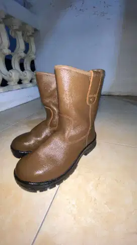 SEPATU SAFETY KRUSER