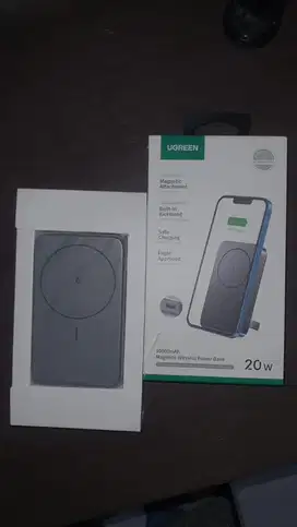 Ugreen PowerBank Magsafe Wireless 10.000 mAh with stand