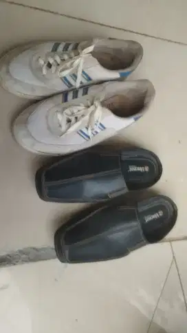 Di jual sepatu ambil semua nya