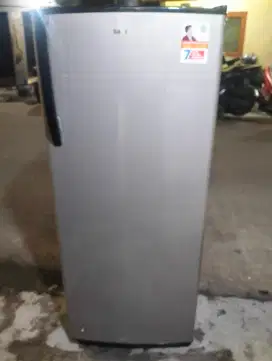 Freezer kulkas 6 rak buku bisa cepat buat es batu