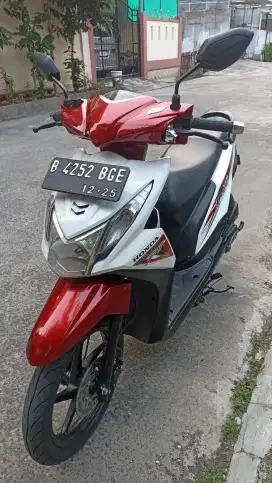 Honda beat esp tahun 2015.
