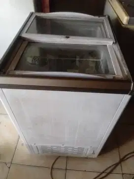 Jual cepat celer/freezer box.RSA 100 liter.kondisi 100%normal